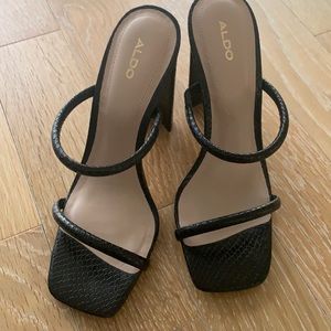 Black strappy Aldo heels